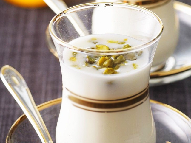 Recette libanaise pouding au lait et aux pistaches